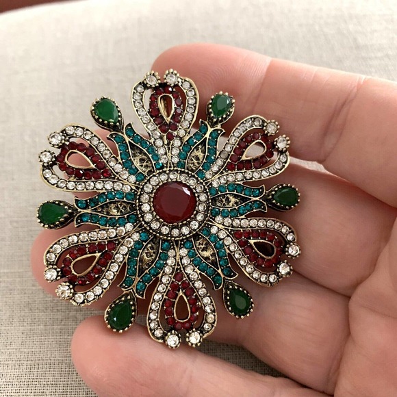 Brooch with Rhinestones Bohemian Style Boho 2.5” Diameter Victorian Pin - Picture 5 of 5